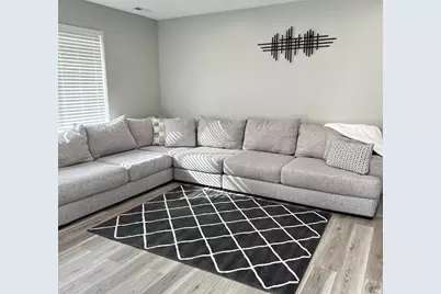 484 N Cottonwood Cir E, Roosevelt, UT 84066 - Photo 2