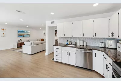 2193 E Carriage Ln #30, Salt Lake City, UT 84117 - Photo 10