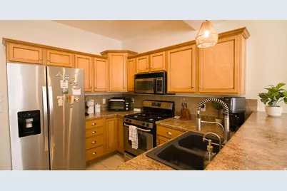 867 Farmington Xing, Farmington, UT 84025 - Photo 2