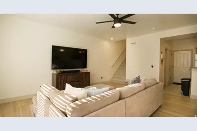 867 Farmington Xing, Farmington, UT 84025 - Photo 4