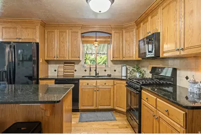 1541 E Blackhawk Dr S, Pleasant Grove, UT 84062 - Photo 4