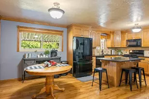 1541 E Blackhawk Dr S, Pleasant Grove, UT 84062 - Photo 2