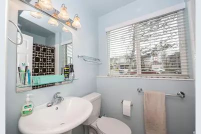 587 E Eastpointe Cir N, North Salt Lake, UT 84054 - Photo 18