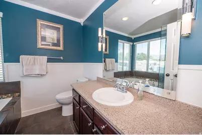587 E Eastpointe Cir N, North Salt Lake, UT 84054 - Photo 16