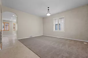 10596 S Pinyon Pines Ct W, South Jordan, UT 84095 - Photo 4