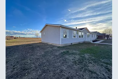 210 E 500 S, Gunnison, UT 84634 - Photo 34