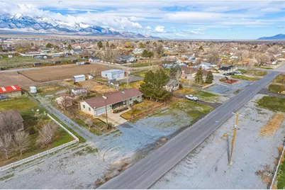 356 S Center St, Grantsville, UT 84029 - Photo 4
