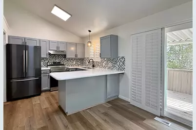 478 W 180 N, Clearfield, UT 84015 - Photo 6