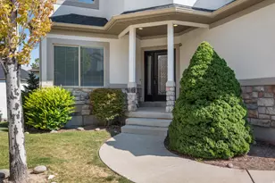909 E Rosebud Ct, Draper, UT 84020 - Photo 4