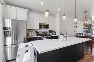 1056 W Painted Horse Ln, Bluffdale, UT 84065 - Photo 4