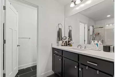 1056 W Painted Horse Ln, Bluffdale, UT 84065 - Photo 10