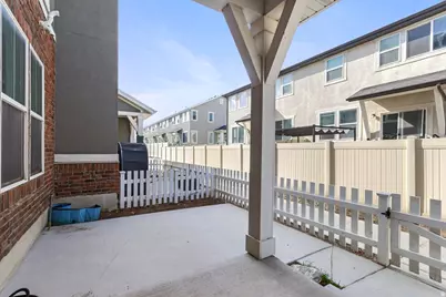 1056 W Painted Horse Ln, Bluffdale, UT 84065 - Photo 18