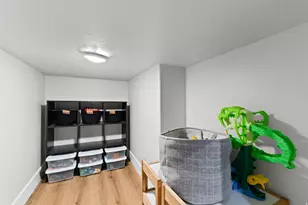 6976 S Kokopelli Ct W, West Jordan, UT 84081 - Photo 20