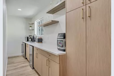 10870 S Lostwood Dr, Sandy, UT 84092 - Photo 6