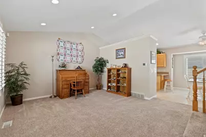 8260 S 560 E, Sandy, UT 84070 - Photo 4
