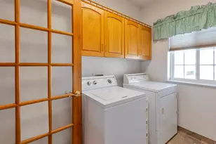 290 E 450 S, Hyde Park, UT 84318 - Photo 10