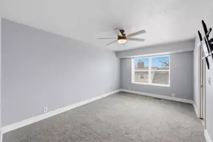 563 N 220 E, Centerville, UT 84014 - Photo 12