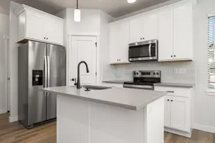 920 N Hillcrest Ln, Lehi, UT 84048 - Photo 2