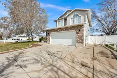 1284 N 900 W, Clinton, UT 84015 - Photo 2