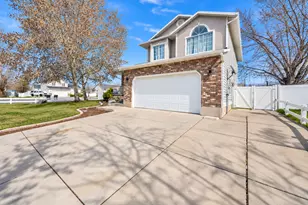 1284 N 900 W, Clinton, UT 84015 - Photo 2