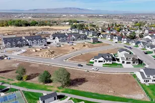 2559 W Aurora Ave N, Mapleton, UT 84664 - Photo 2