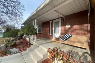 5085 S Clover View Dr, Murray, UT 84123 - Photo 2