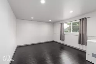 949 S 225 E, Layton, UT 84041 - Photo 24