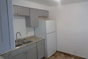 4655 E Locust Ln S, Holladay, UT 84117 - Photo 8