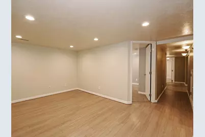 2425 E 6660 S, Cottonwood Heights, UT 84121 - Photo 32