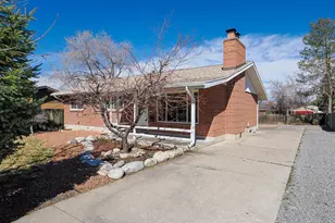 2425 E 6660 S, Cottonwood Heights, UT 84121 - Photo 4