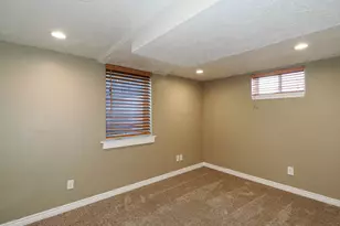 2425 E 6660 S, Cottonwood Heights, UT 84121 - Photo 38