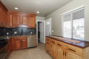 2425 E 6660 S, Cottonwood Heights, UT 84121 - Photo 10