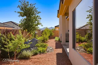 4698 W 3100 S, Hurricane, UT 84737 - Photo 20