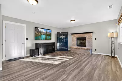 2627 N 1220 W, Clinton, UT 84015 - Photo 8