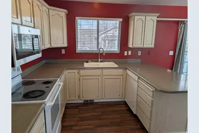 5272 S Morning Vista Ct W, Taylorsville, UT 84123 - Photo 6