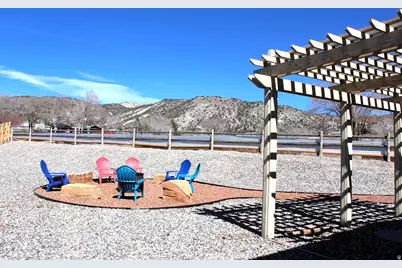 209 E 100 S, Bicknell, UT 84715 - Photo 10