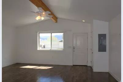 209 E 100 S, Bicknell, UT 84715 - Photo 4