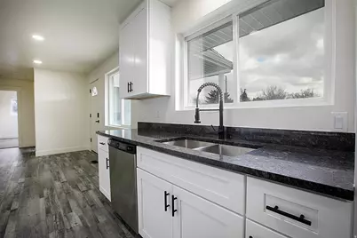 36 W Marquette Dr, Midvale, UT 84047 - Photo 10