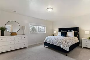 2569 N 2900 E, Layton, UT 84040 - Photo 12