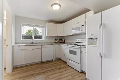 2569 N 2900 E, Layton, UT 84040 - Photo 26