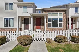 1041 W Painted Horse Ln, Bluffdale, UT 84065 - Photo 2