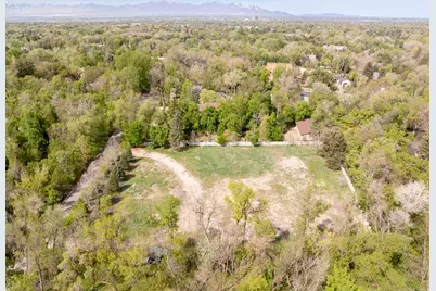 2323 E Walker Ln, Holladay, UT 84117 - Photo 4
