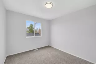 9976 S Tamara St E, Sandy, UT 84094 - Photo 18