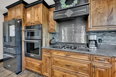 9298 N Deerfield Cir, Eagle Mountain, UT 84005 - Photo 10