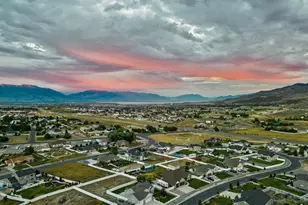 2313 E Patriot Dr, Eagle Mountain, UT 84005 - Photo 4