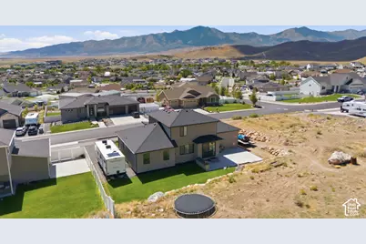 2313 E Patriot Dr, Eagle Mountain, UT 84005 - Photo 2