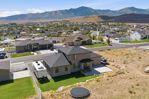 2313 E Patriot Dr, Eagle Mountain, UT 84005 - Photo 2