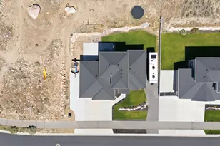 2313 E Patriot Dr, Eagle Mountain, UT 84005 - Photo 10