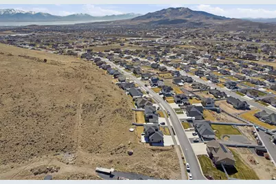 2313 E Patriot Dr, Eagle Mountain, UT 84005 - Photo 68