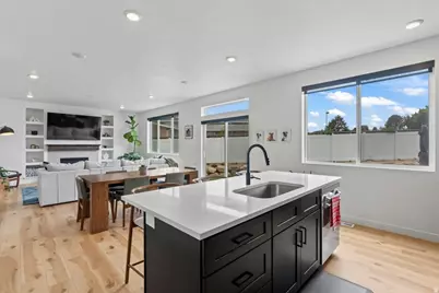 4892 S Snarr Haven Ct W, Taylorsville, UT 84129 - Photo 10